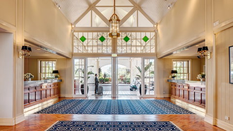 InterContinental Sanctuary Cove Resort, An IHG Hotel - Accommodation Newcastle 4