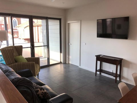 Boulevard On Beaumont - Accommodation Newcastle 5