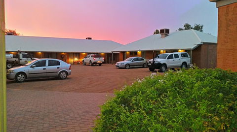 Mud Hut Motel - Accommodation Newcastle 2