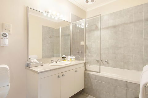 Ringwood Lake Inn - Accommodation Newcastle 6