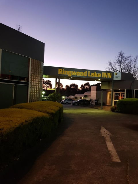 Ringwood Lake Inn - Accommodation Newcastle 2