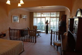 Victoria House Motor Inn - Accommodation Newcastle 6