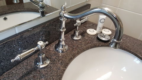Victoria House Motor Inn - Accommodation Newcastle 3