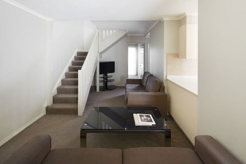 Pinnacle Apartments - Accommodation Newcastle 6