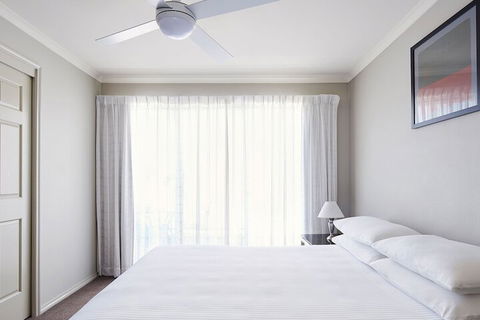 Pinnacle Apartments - Accommodation Newcastle 3