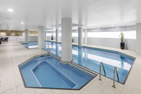 Meriton Suites Bondi Junction - Accommodation Newcastle 3