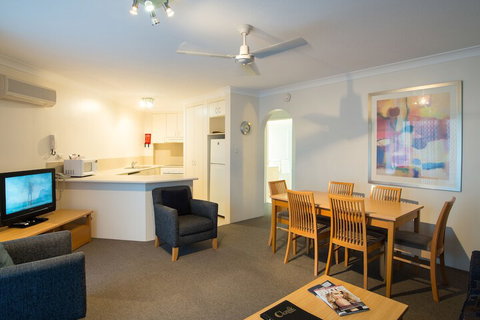 Golden Shores Holiday Club - Accommodation Newcastle 5