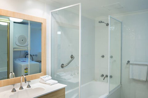 Golden Shores Holiday Club - Accommodation Newcastle 6