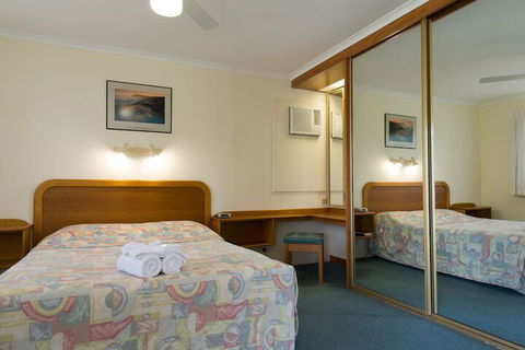 Vacation Village - Accommodation Newcastle 3