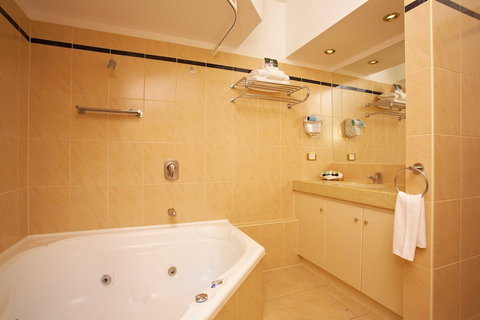 Quest Savoy - Accommodation Newcastle 4