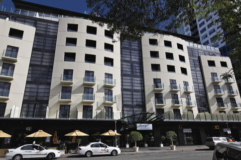 Mantra Hindmarsh Square - Accommodation Newcastle 1