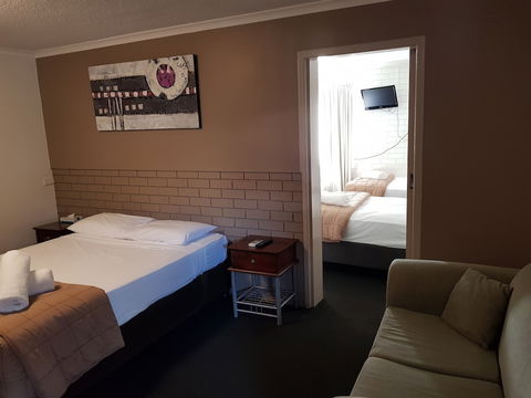 Centrepoint Motor Inn - Accommodation Newcastle 6