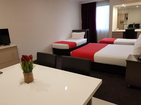 Quality Hotel Manor - Accommodation Newcastle 5