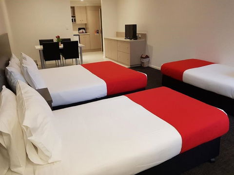 Quality Hotel Manor - Accommodation Newcastle 3