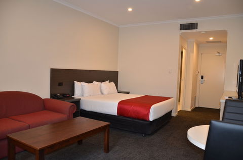 Quality Hotel Manor - Accommodation Newcastle 6