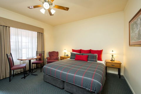John Pirie Motor Inn - Accommodation Newcastle 3