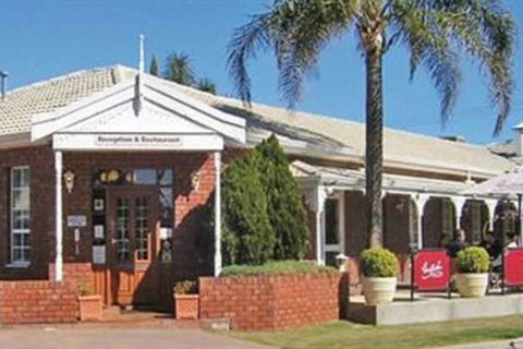 John Pirie Motor Inn - Accommodation Newcastle 7