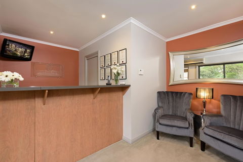 Ringwood Royale - Accommodation Newcastle 1