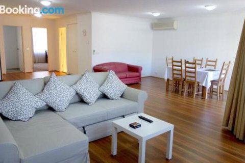 Kingston Terrace Apartments - Accommodation Newcastle 4