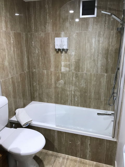 Highpoint International - Accommodation Newcastle 6