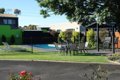 Mitchell On Main Motel & Apartments - Accommodation Newcastle 0