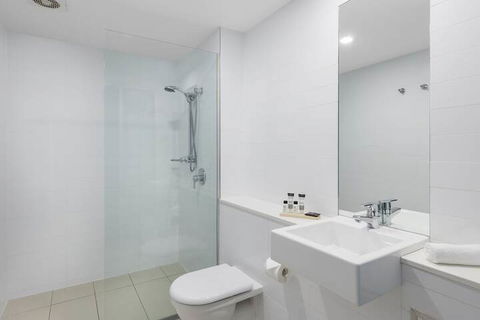 Oaks Nelson Bay Lure Suites - Accommodation Newcastle 5