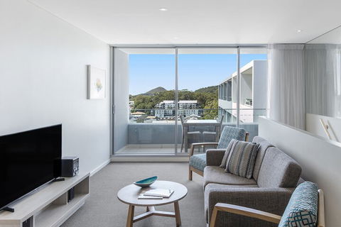 Oaks Nelson Bay Lure Suites - Accommodation Newcastle 4