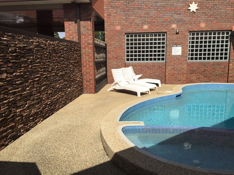 Hotel Bruce County - Accommodation Newcastle 4