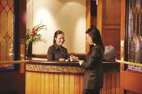 Hotel Bruce County - Accommodation Newcastle 6