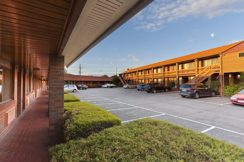 Hotel Bruce County - Accommodation Newcastle 0