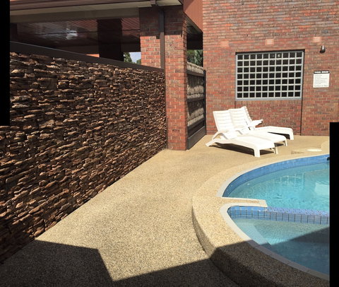 Hotel Bruce County - Accommodation Newcastle 3