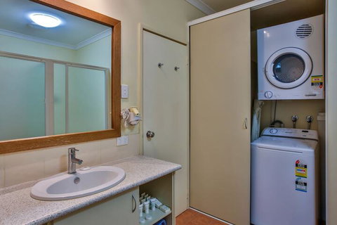 Kimberley Hotel Halls Creek - Accommodation Newcastle 7