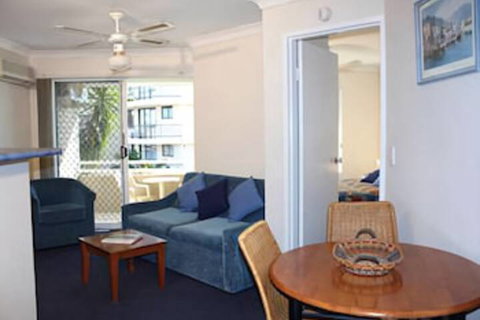 Budds Beach Apartments - Accommodation Newcastle 5