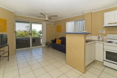 Budds Beach Apartments - Accommodation Newcastle 3
