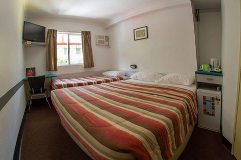 Value Inn - Accommodation Newcastle 6