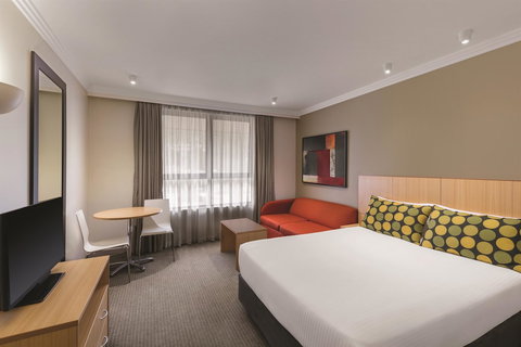 Travelodge Hotel Garden City Brisbane - Accommodation Newcastle 6