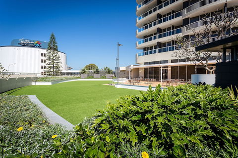 Mantra Twin Towns - Accommodation Newcastle 0