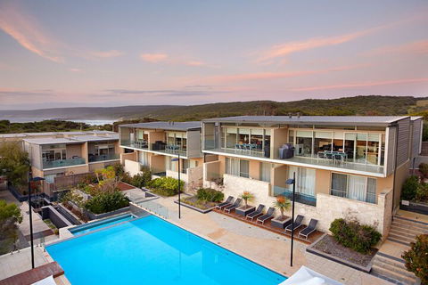 Smiths Beach Resort - Accommodation Newcastle 4