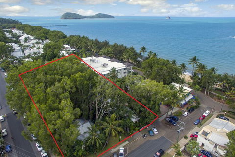 The Reef Retreat - Accommodation Newcastle 3