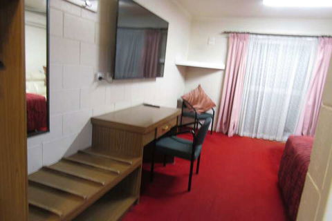 The Park Motel - Accommodation Newcastle 5
