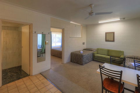 The Park Motel - Accommodation Newcastle 4