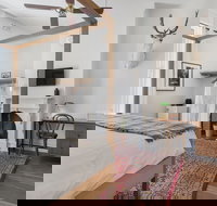 The Local Hotel - Accommodation Newcastle