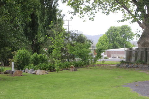 Tenterfield Lodge And Caravan Park - Accommodation Newcastle 2