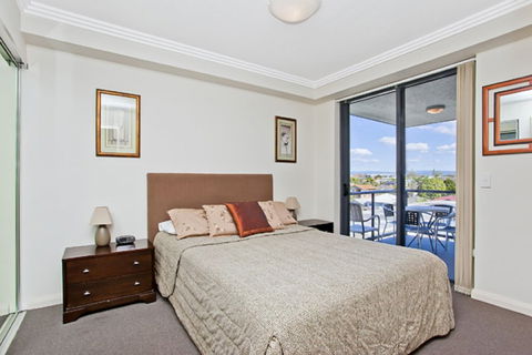 Aqualine Apartments - Accommodation Newcastle 3
