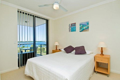 Aqualine Apartments - Accommodation Newcastle 4
