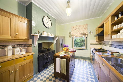 Varenna - Accommodation Newcastle 5