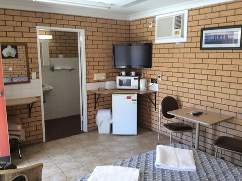 Crossroads Motel - Accommodation Newcastle 4