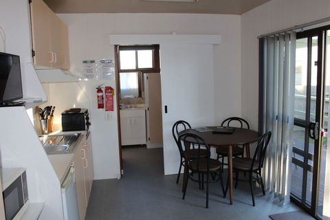 Golden Terrace Holiday Park - Accommodation Newcastle 6