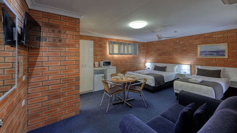 Gunsynd Motor Inn - Accommodation Newcastle 2