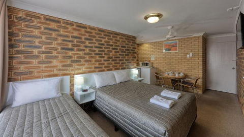 Gunsynd Motor Inn - Accommodation Newcastle 5